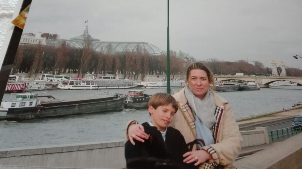 Yo y mi madre antes de viajar